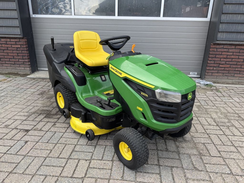 John Deere X167 R zitmaaier met opvang