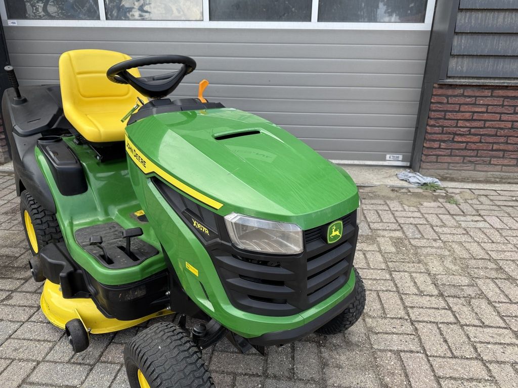 John Deere X167 R zitmaaier met opvang