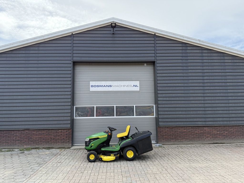 John Deere X167 R zitmaaier met opvang