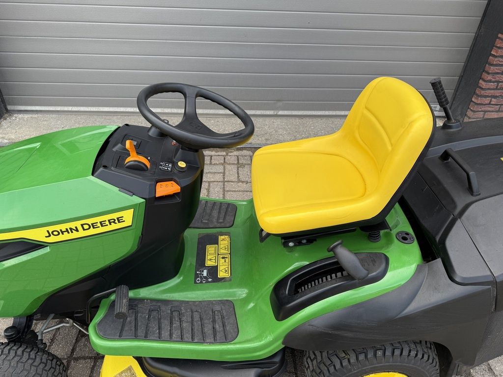 John Deere X167 R zitmaaier met opvang