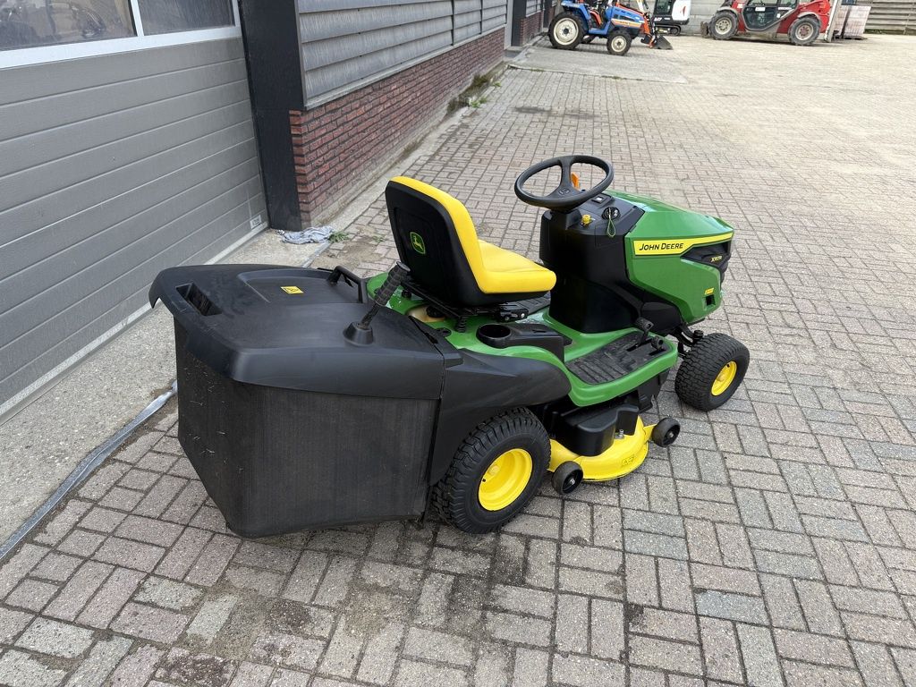 John Deere X167 R zitmaaier met opvang