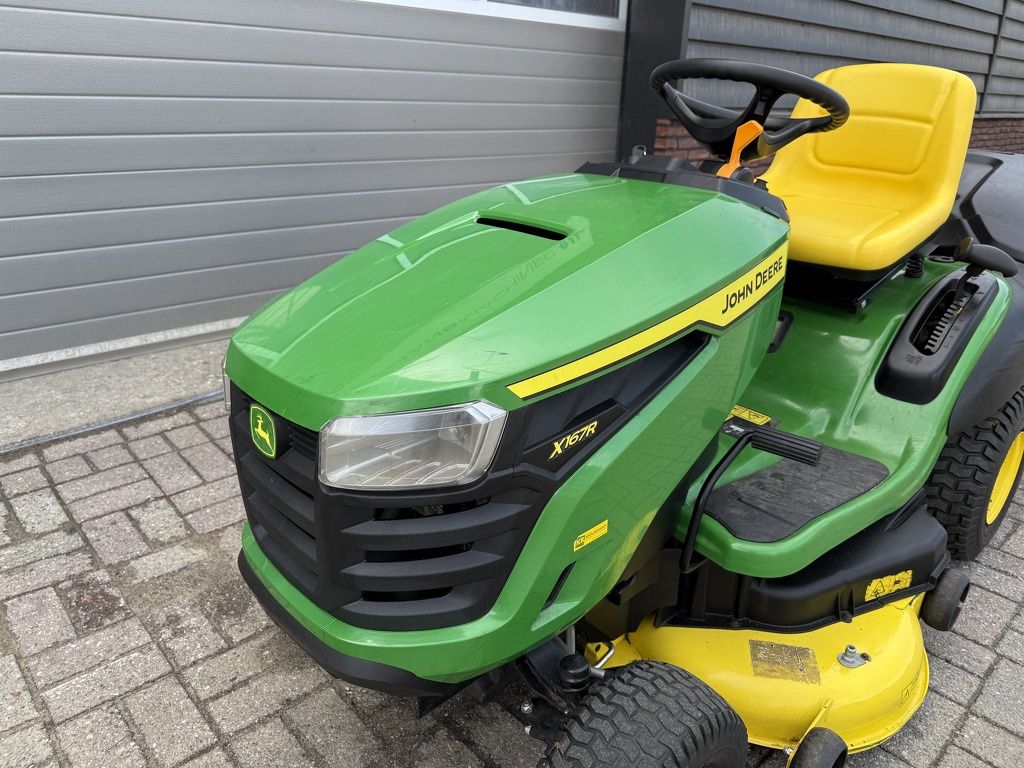 John Deere X167 R zitmaaier met opvang