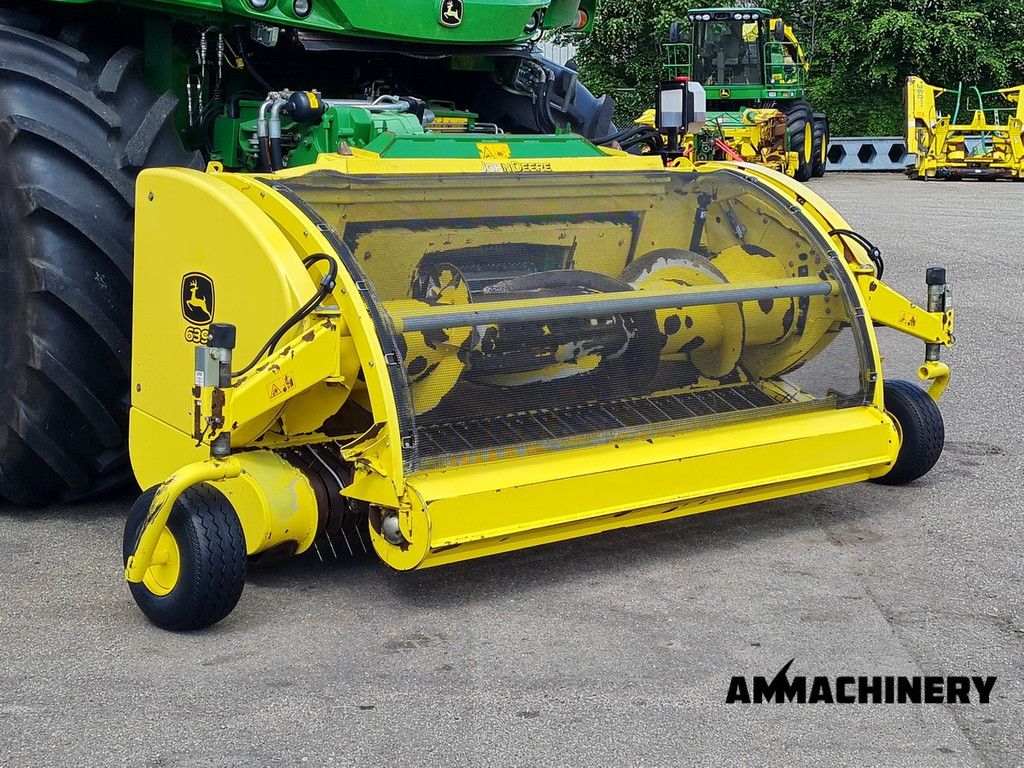 John Deere 639