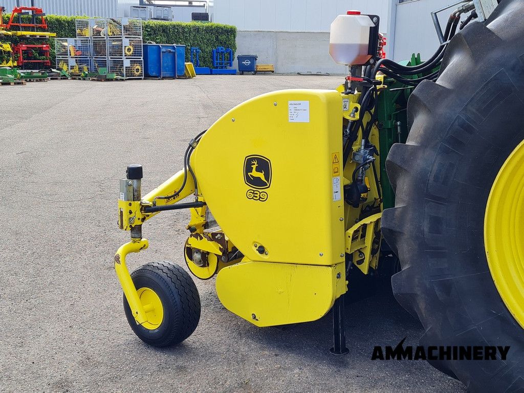 John Deere 639