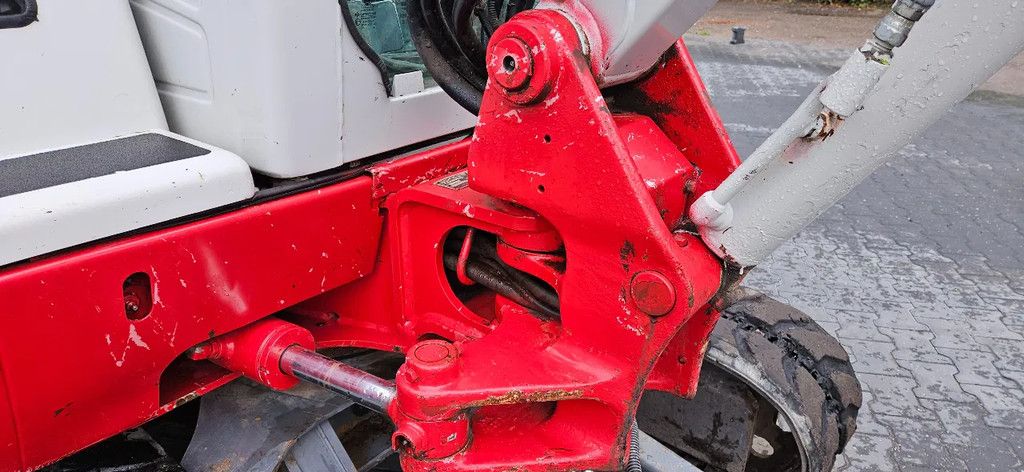 Takeuchi TB228