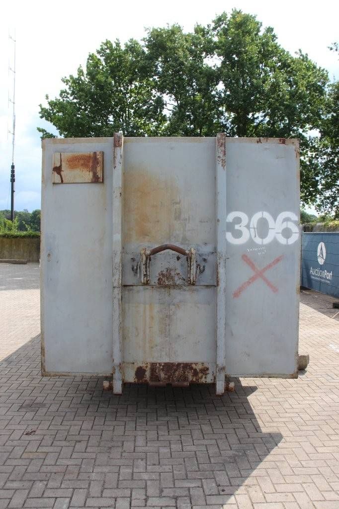 Container