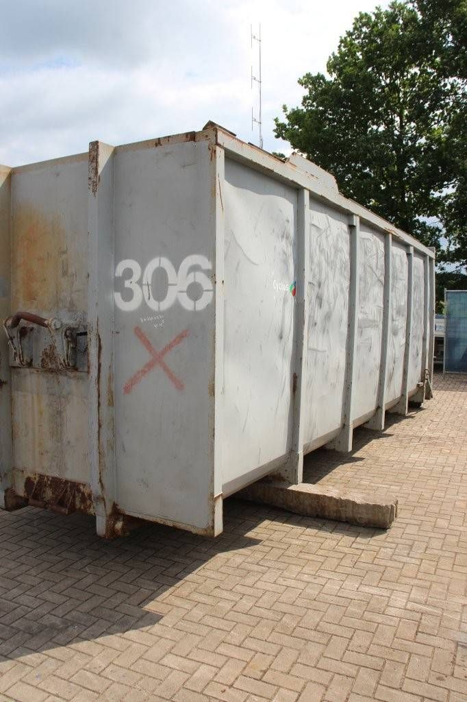 Container