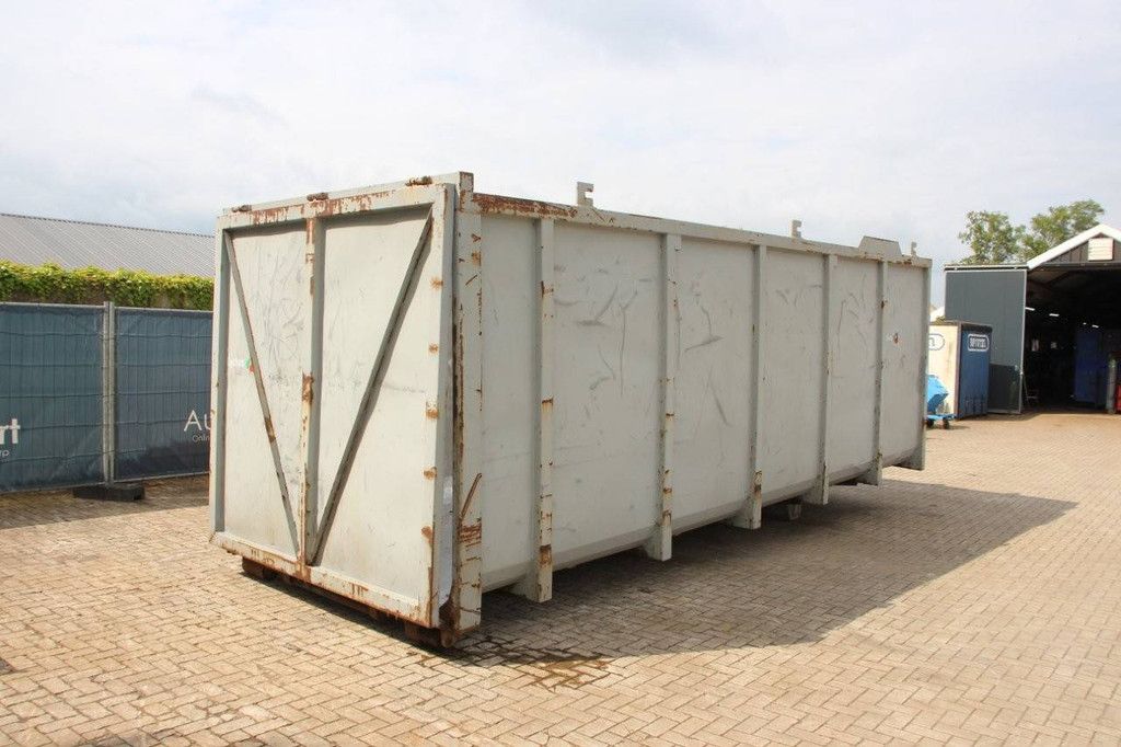 Container