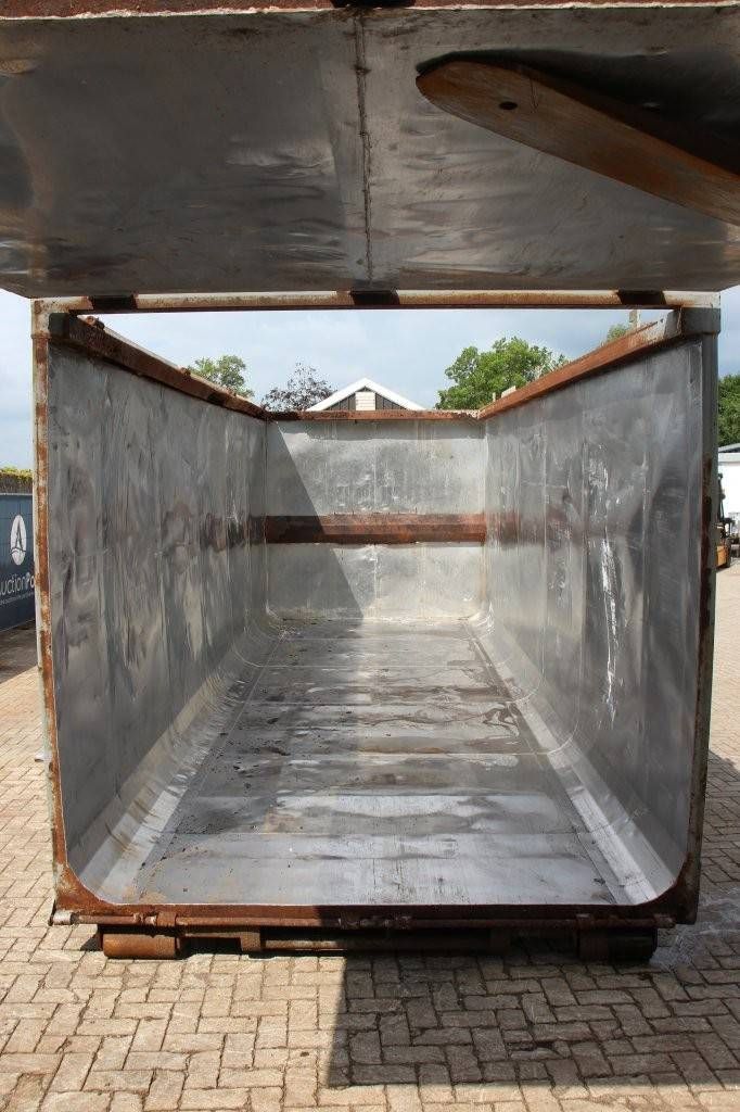 Container