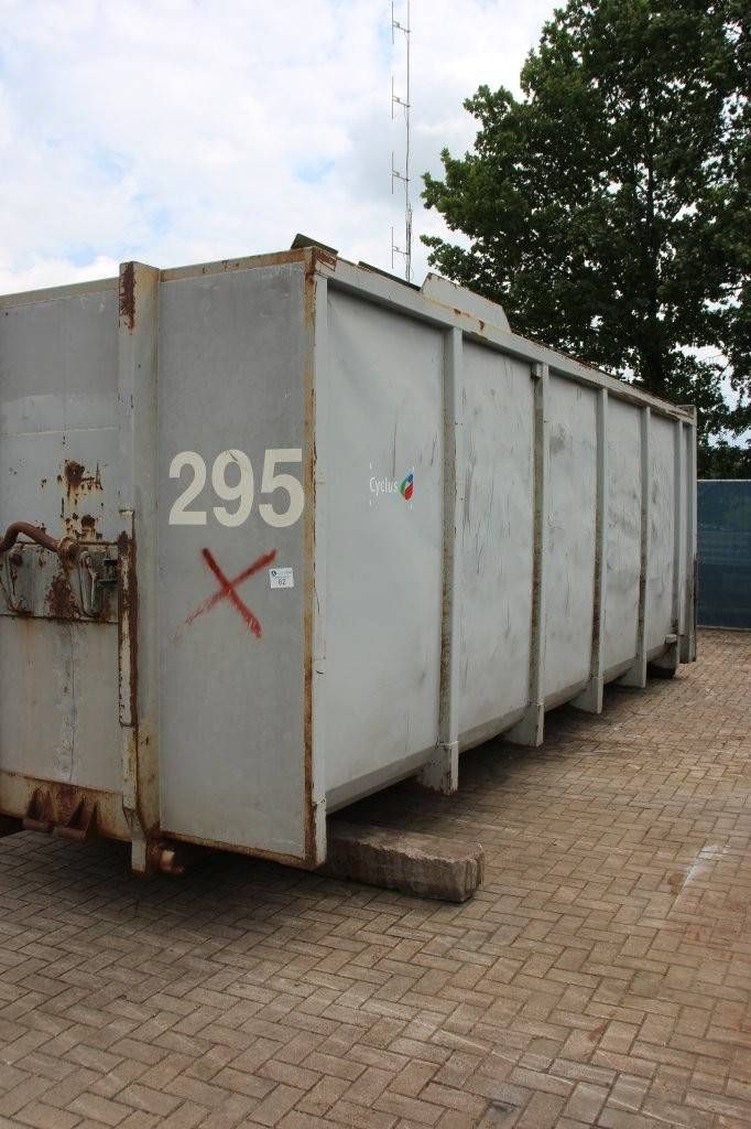 Container