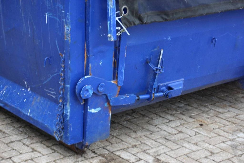 Container