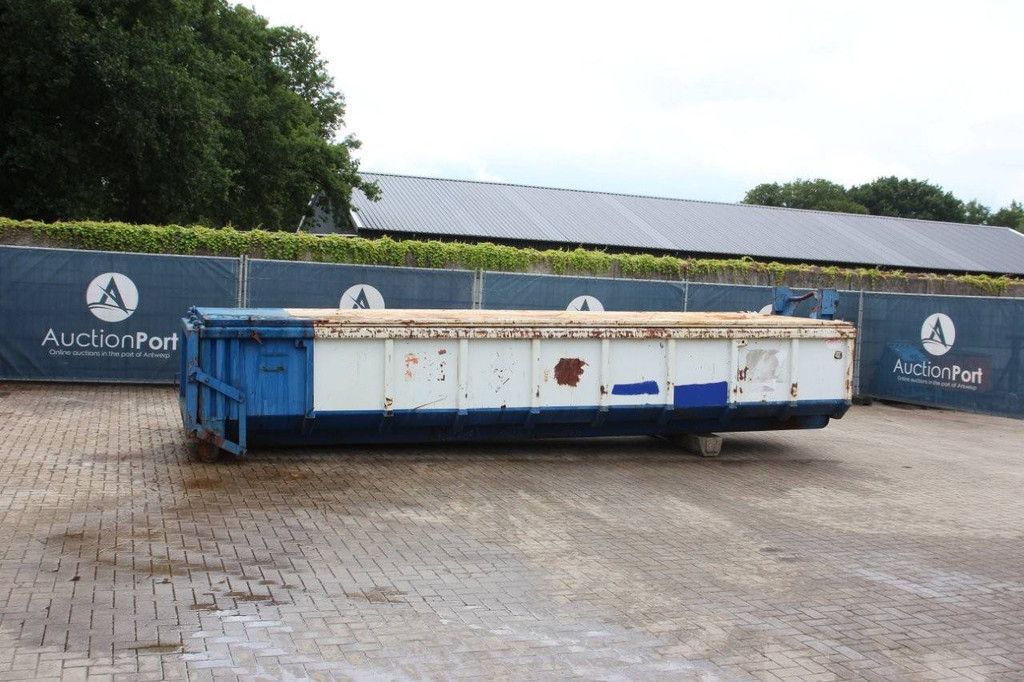 Behälter 7x2,3x1m