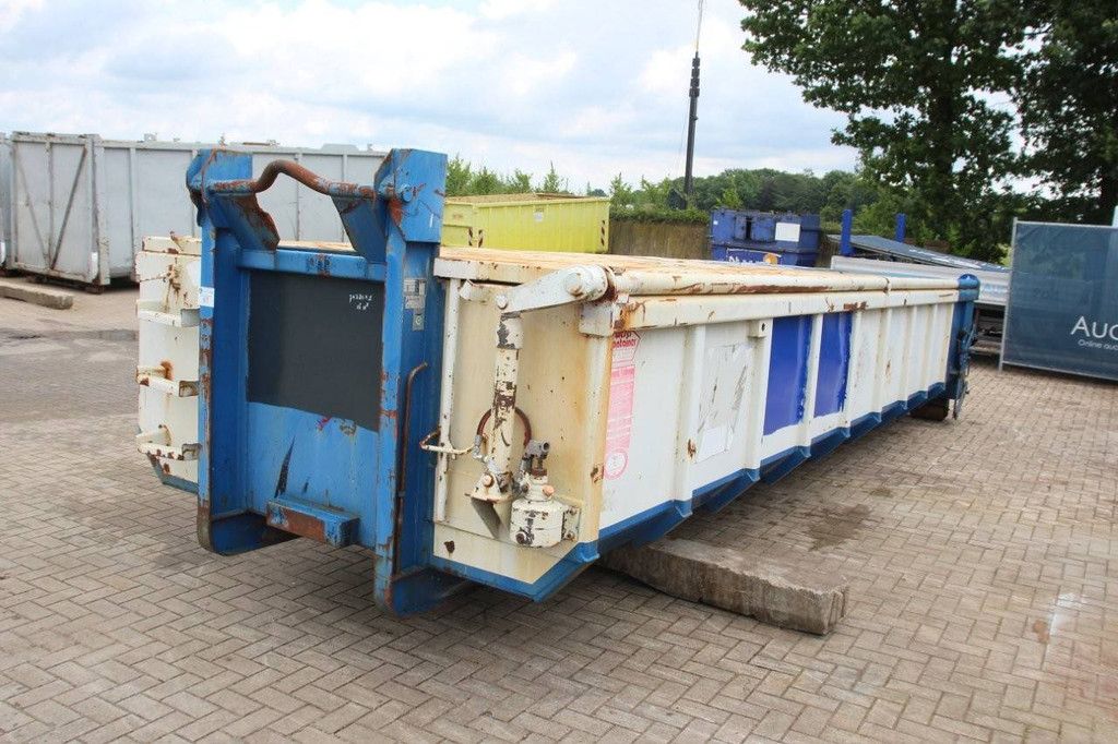 Behälter 7x2,3x1m