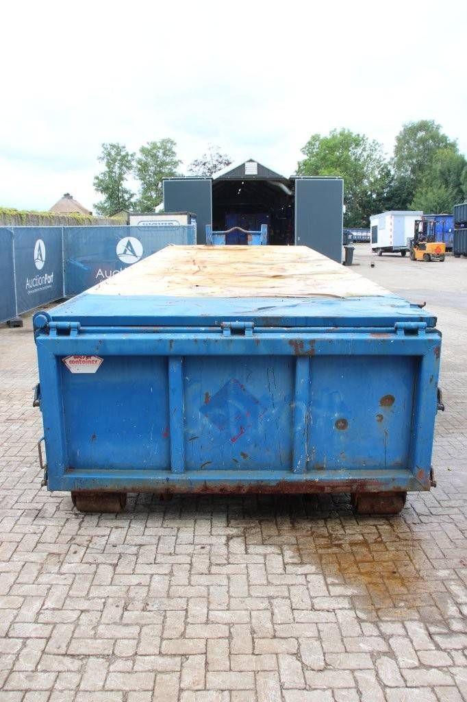 Behälter 7x2,3x1m