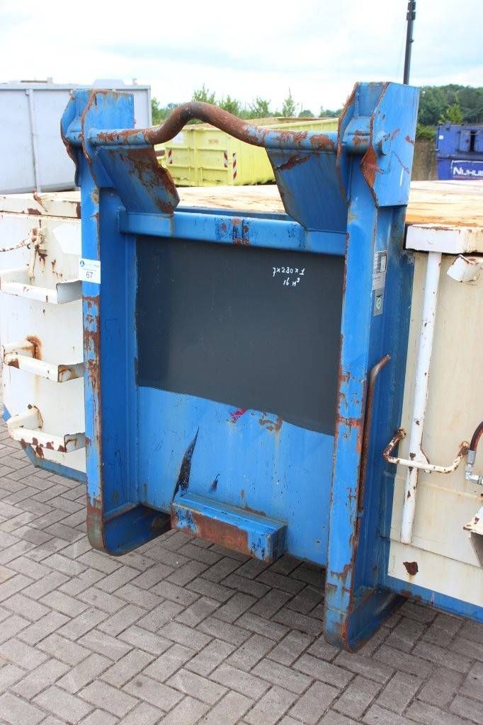 Behälter 7x2,3x1m