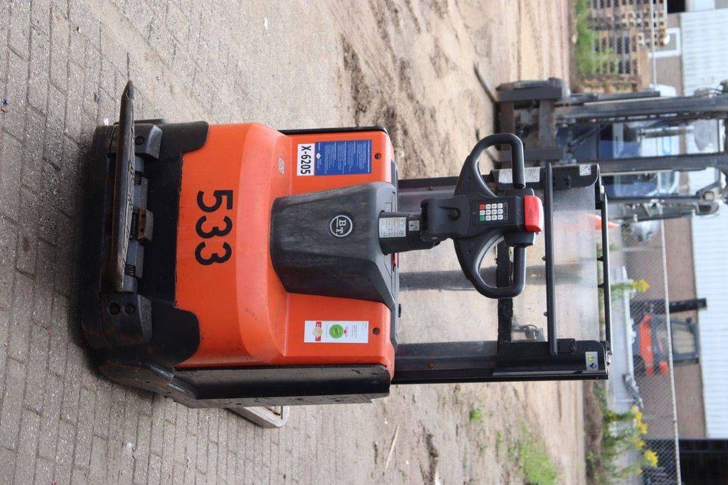 Hochhubwagen BT SWE200D Elektrisch 1000kg 2,0m 2016