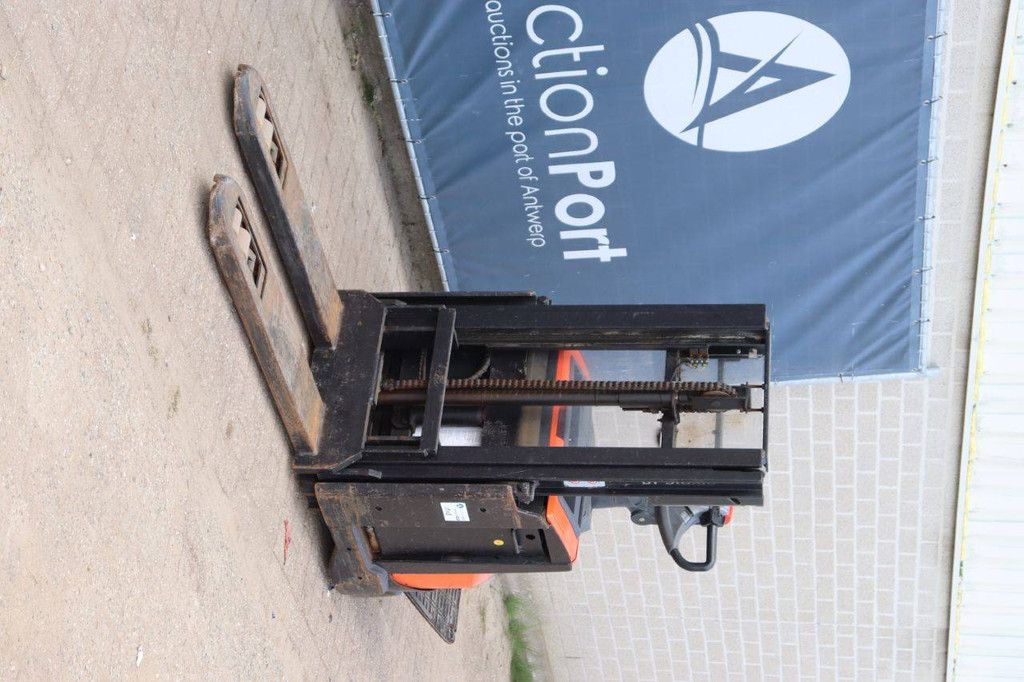Hochhubwagen BT SWE200D Elektrisch 1000kg 2,0m 2016
