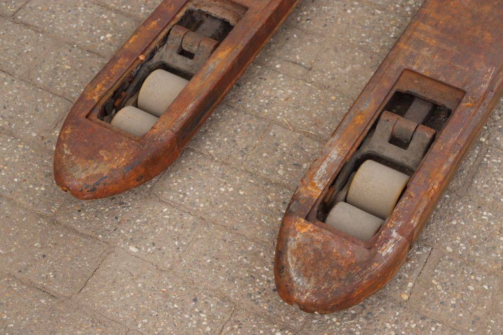 Hochhubwagen BT SWE200D Elektrisch 1000kg 2,0m 2017