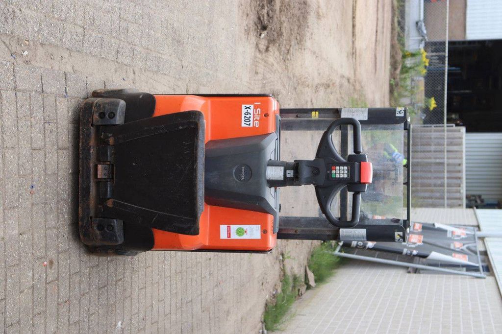 Toyota SWE200D Elektro-Stapler 1000 kg 2,0 m 2017