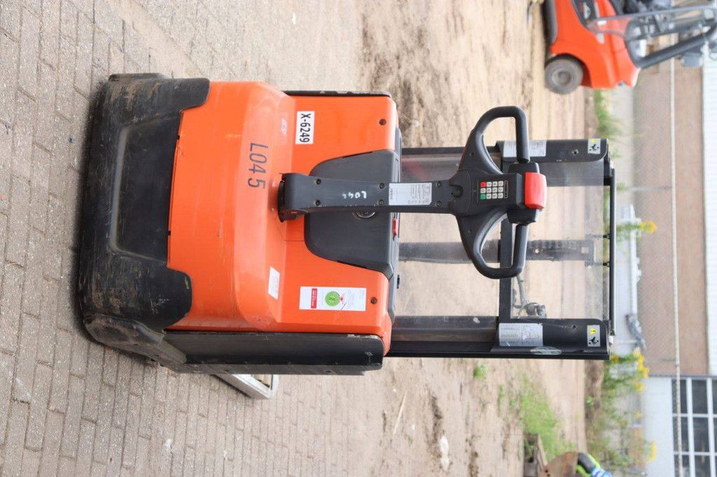 Hochhubwagen BT SWE200D Elektrisch 2000kg 2,0m 2010