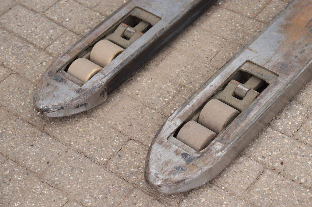 Hochhubwagen BT SWE200D Elektrisch 2000kg 2,0m 2010