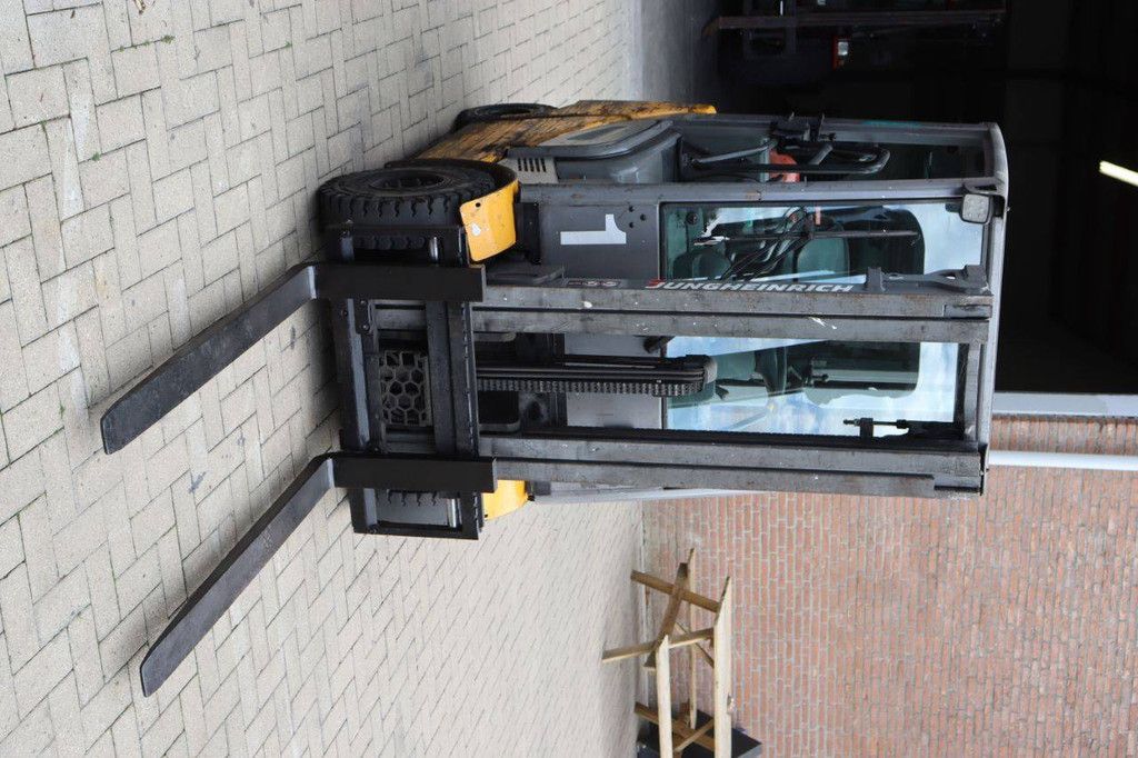 Heftruck Jungheinrich TFG 320s LPG 2000kg 5.5m 2018