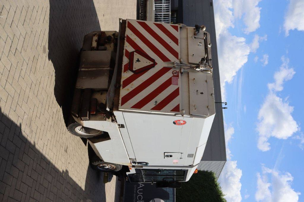 Sweeper HMF 446 Diesel 1998