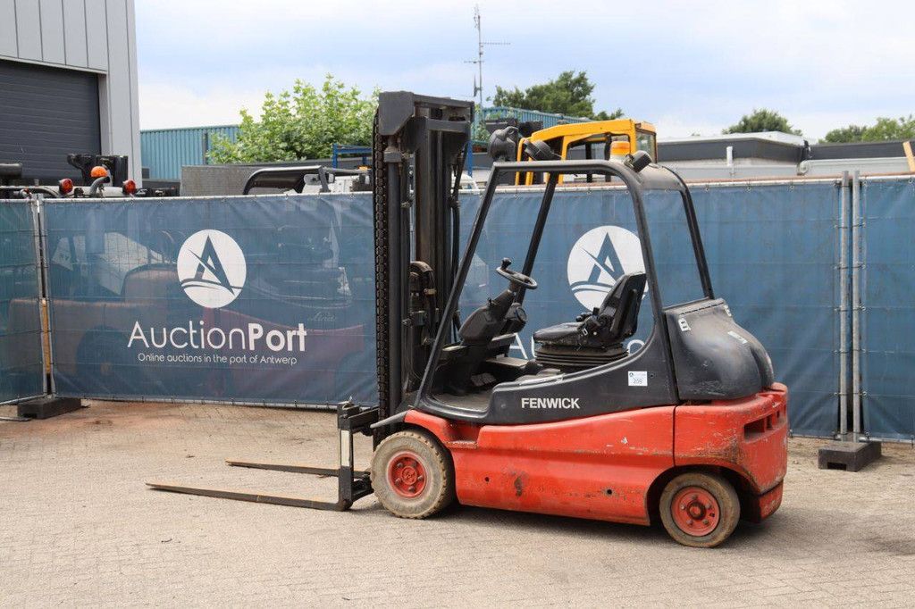 Fenwick E30 Elektro-Gabelstapler 3000 kg 5,2 m 1997