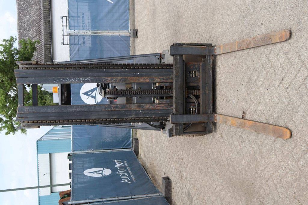Fenwick E30 Elektro-Gabelstapler 3000 kg 5,2 m 1997
