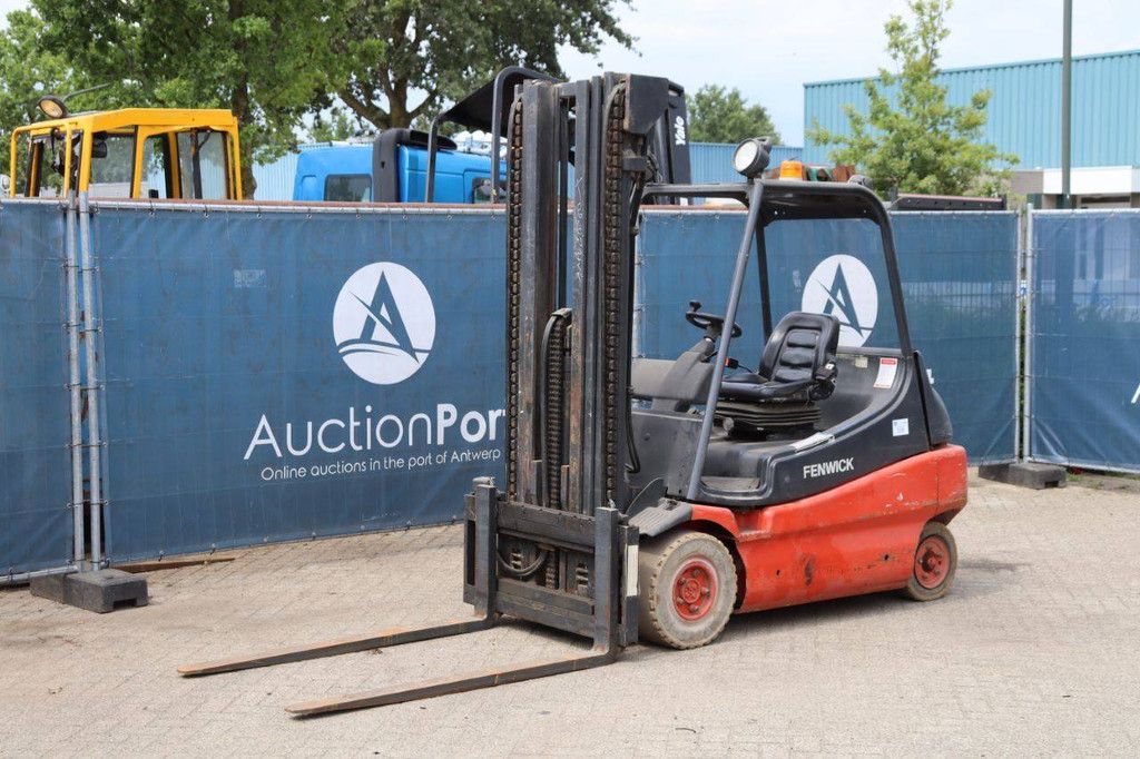 Fenwick E30 Elektro-Gabelstapler 3000 kg 5,2 m 1997