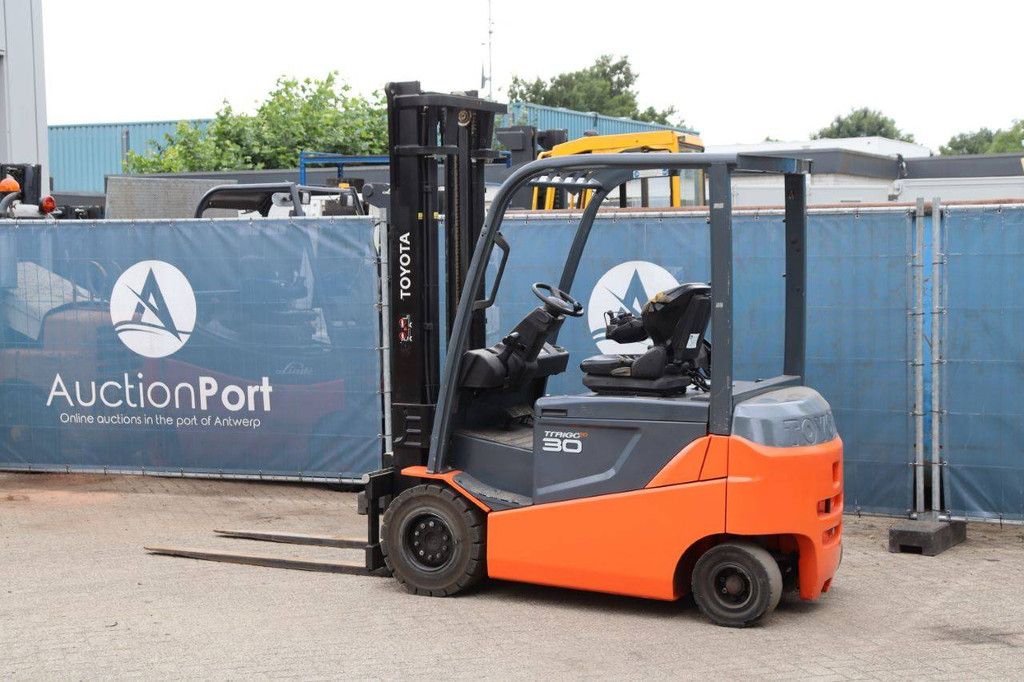 Forklift Toyota 8FBMKT30 Electric 3000kg 3.7m 2013