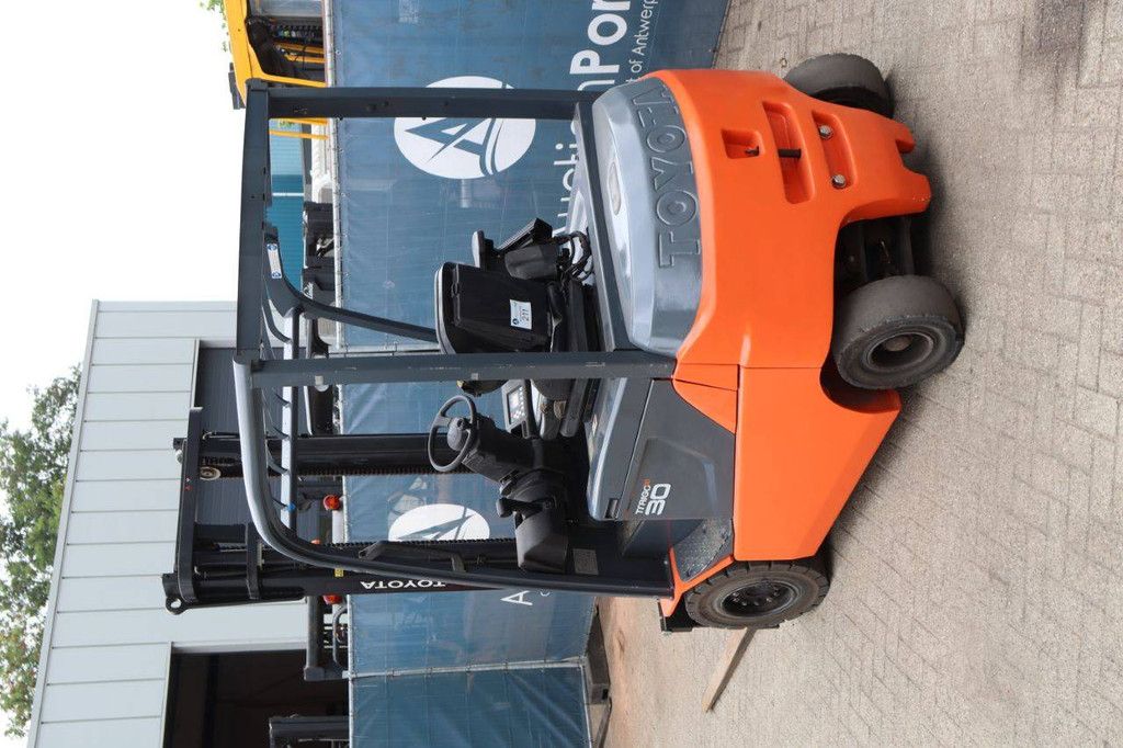 Forklift Toyota 8FBMKT30 Electric 3000kg 3.7m 2013