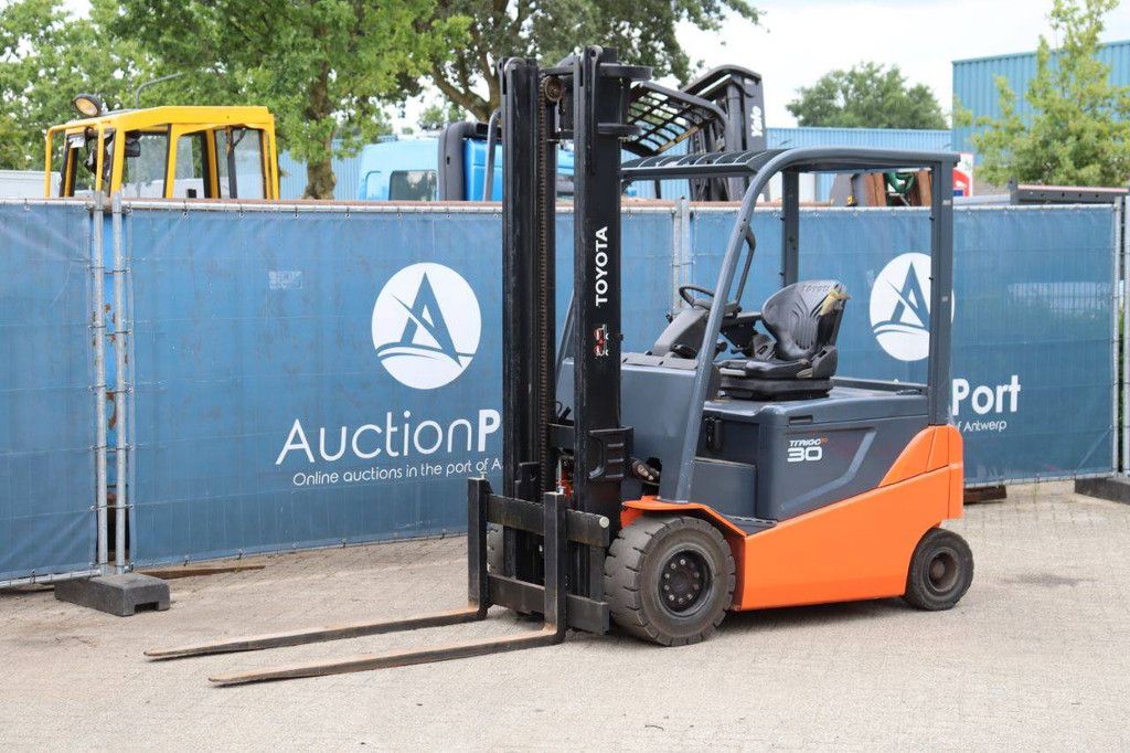 Forklift Toyota 8FBMKT30 Electric 3000kg 3.7m 2013
