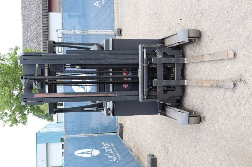 Reach truck Linde R16-01 Electric 1600kg 8.6m 2013