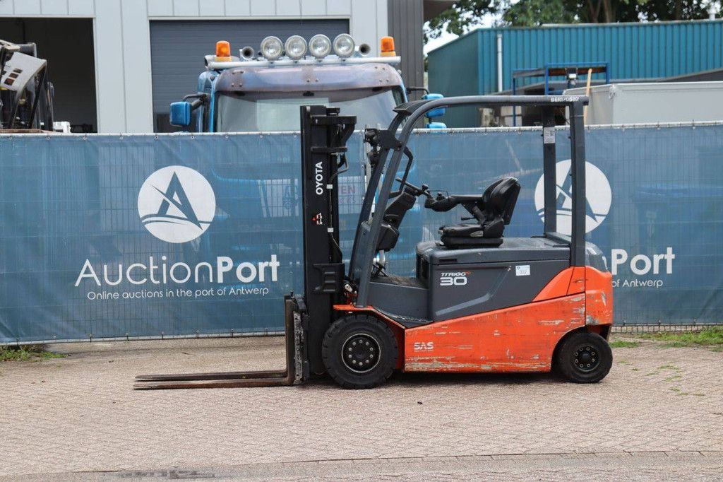 Gabelstapler Toyota 8FBMT30 Elektro 3000kg 4,3m 2017