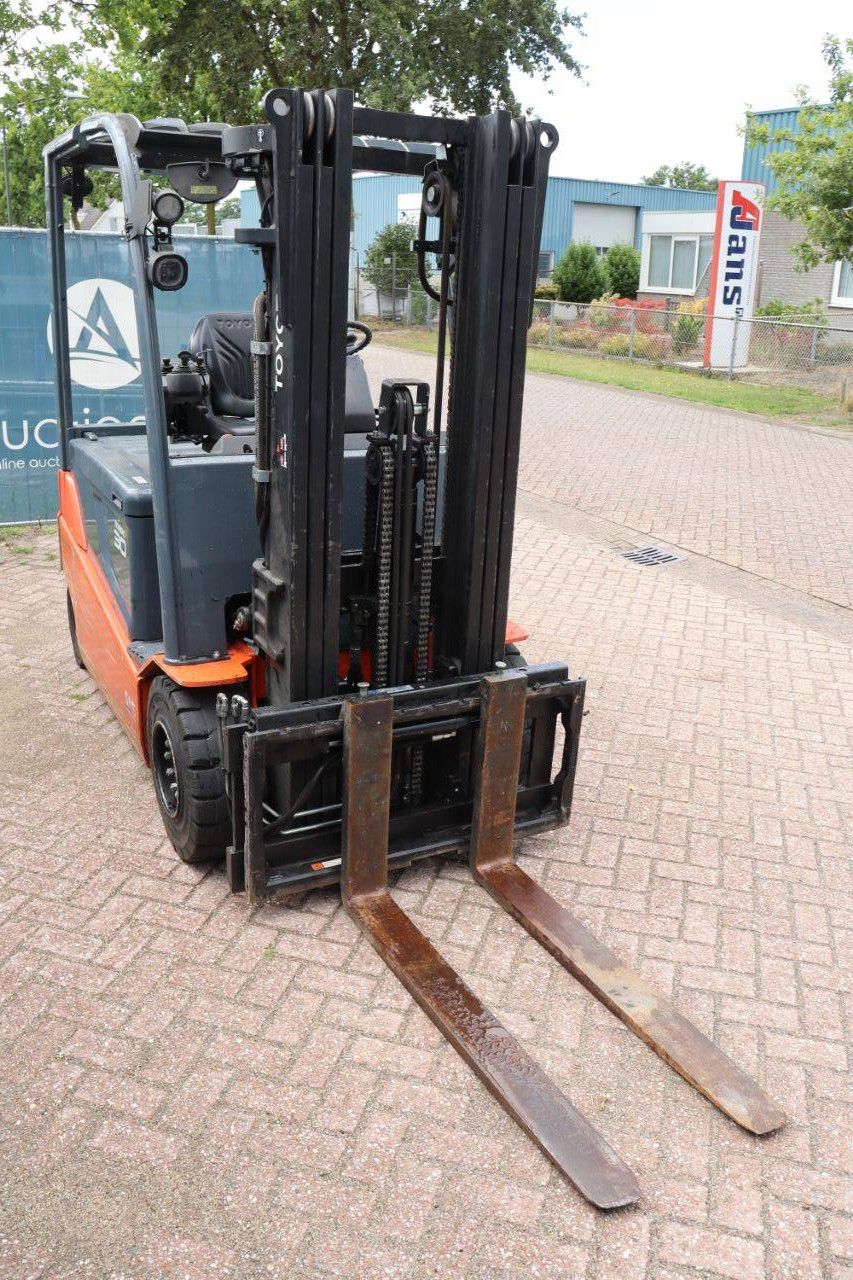 Gabelstapler Toyota 8FBMT30 Elektro 3000kg 4,3m 2017