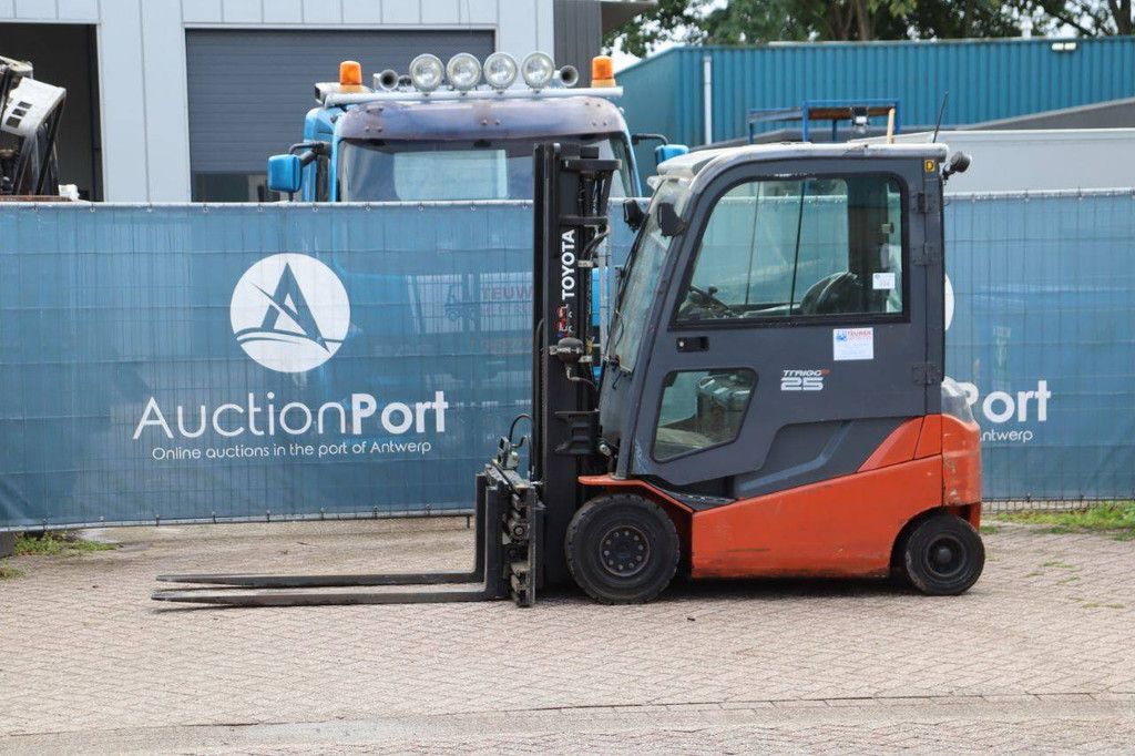 Forklift Toyota 8FBMKT25 Electric 2500kg 4.7m 2016