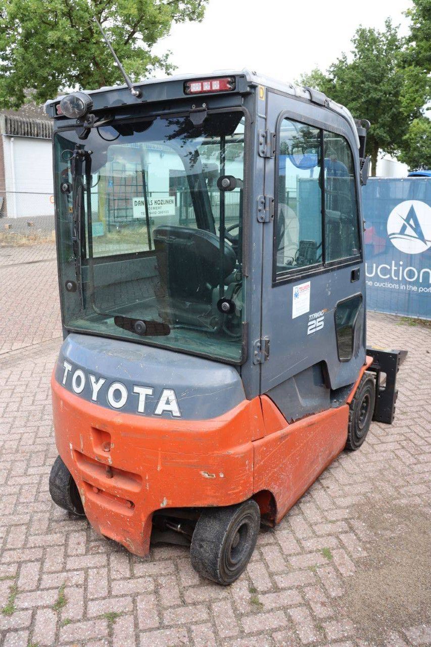 Forklift Toyota 8FBMKT25 Electric 2500kg 4.7m 2016