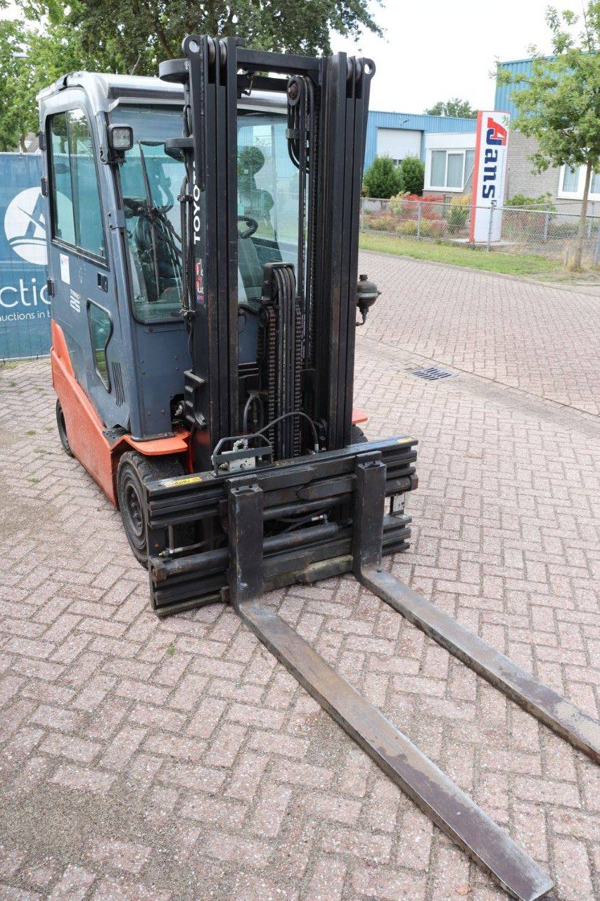 Forklift Toyota 8FBMKT25 Electric 2500kg 4.7m 2016