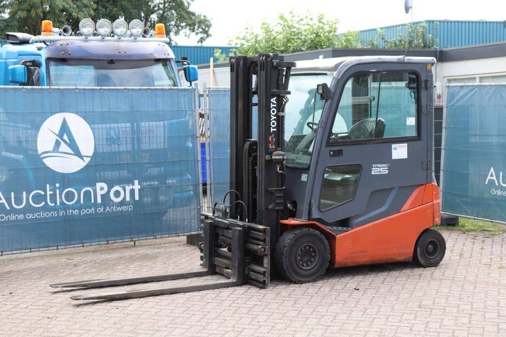 Forklift Toyota 8FBMKT25 Electric 2500kg 4.7m 2016