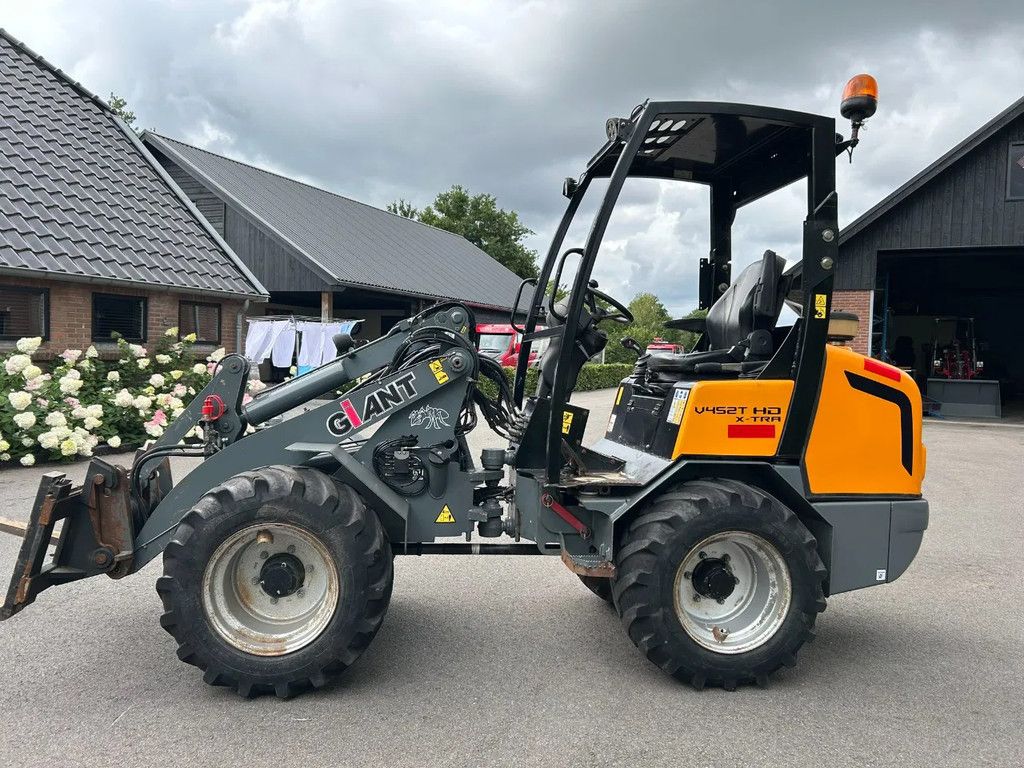 Giant V452T X-TRA HD