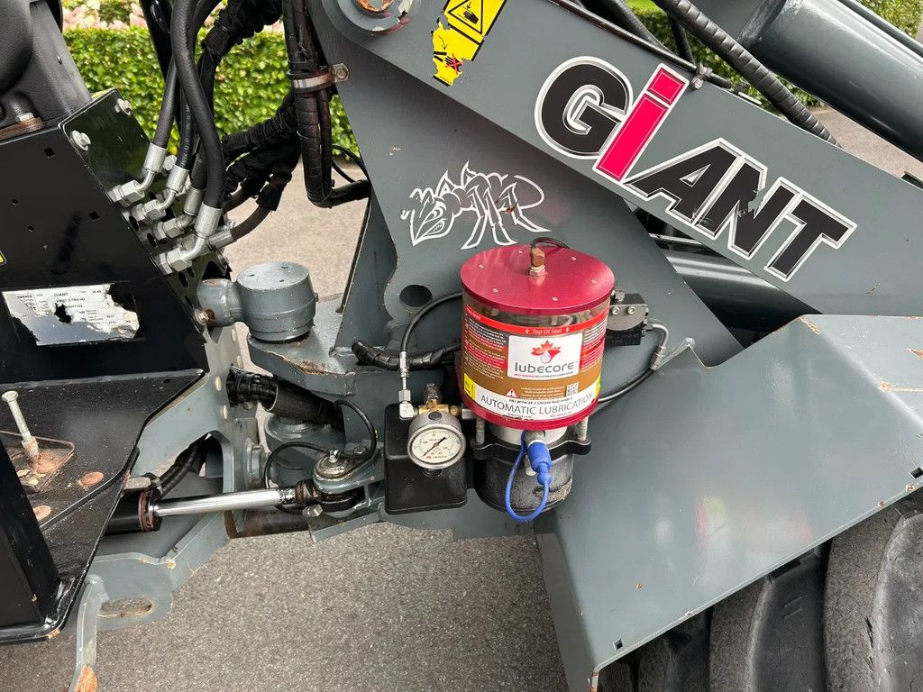 Giant V452T X-TRA HD