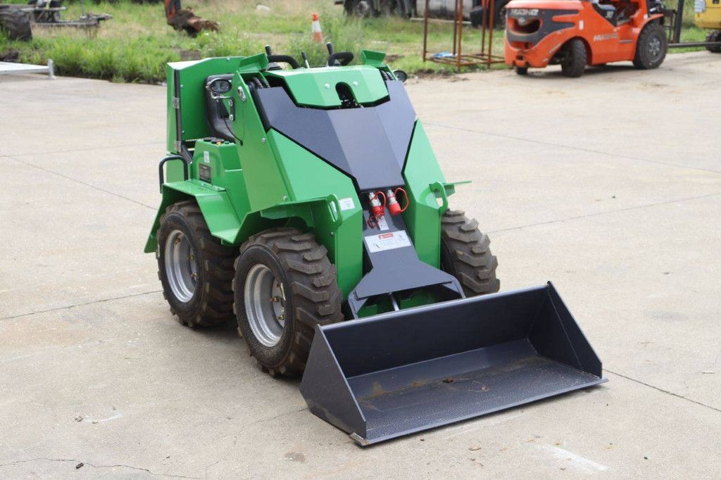Skid steer loader Nycheki SK-911 Diesel