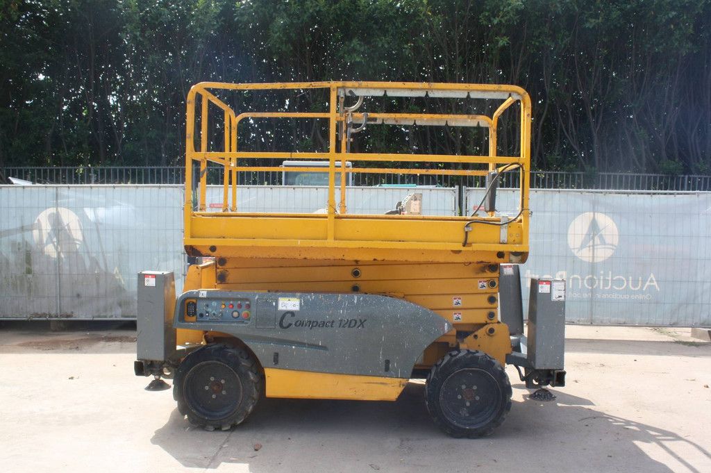 Schaarlift Haulotte COMPACT 12DX Diesel 12.06m 2013