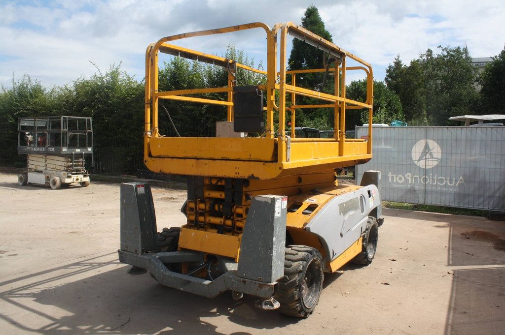 Schaarlift Haulotte COMPACT 12DX Diesel 12.06m 2013