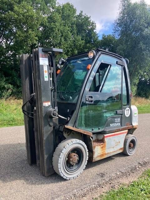Gabelstapler Nissan 25 Treibgas 2500kg