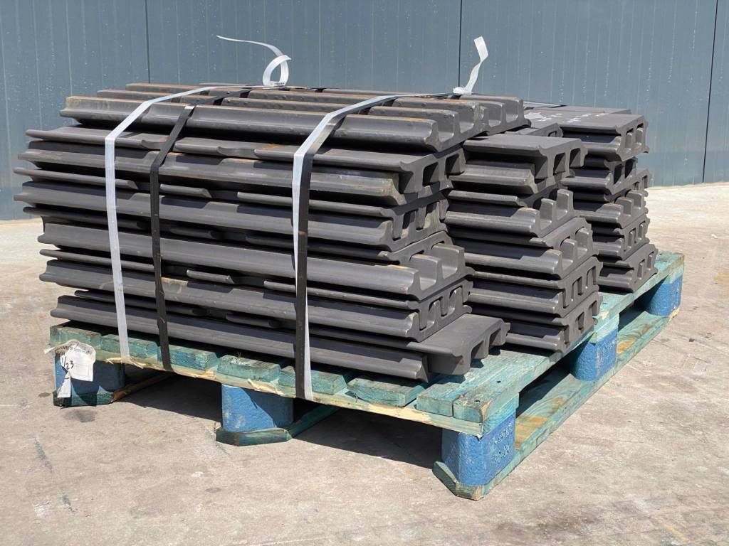 Komatsu PC300 / PC360 / PC400 Shoes/Pads