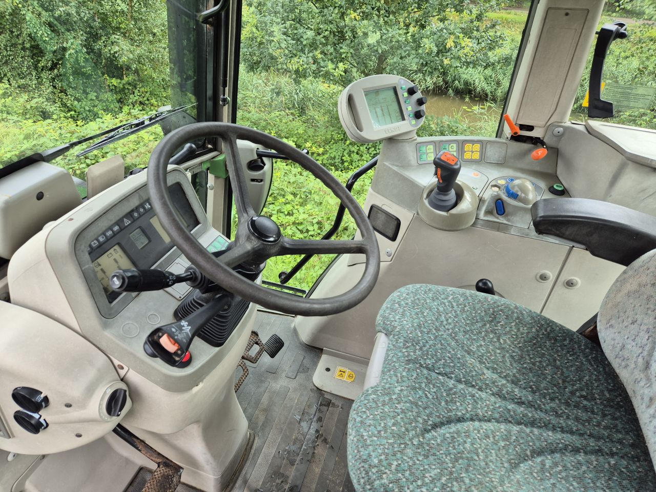 Fendt Farmer 409 Vario met fronthef