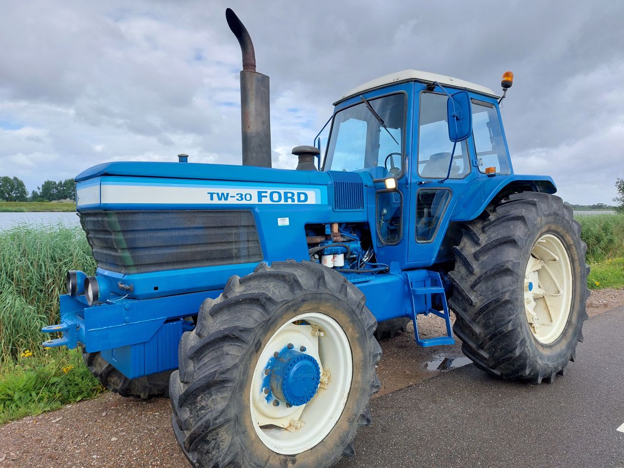 Ford TW30