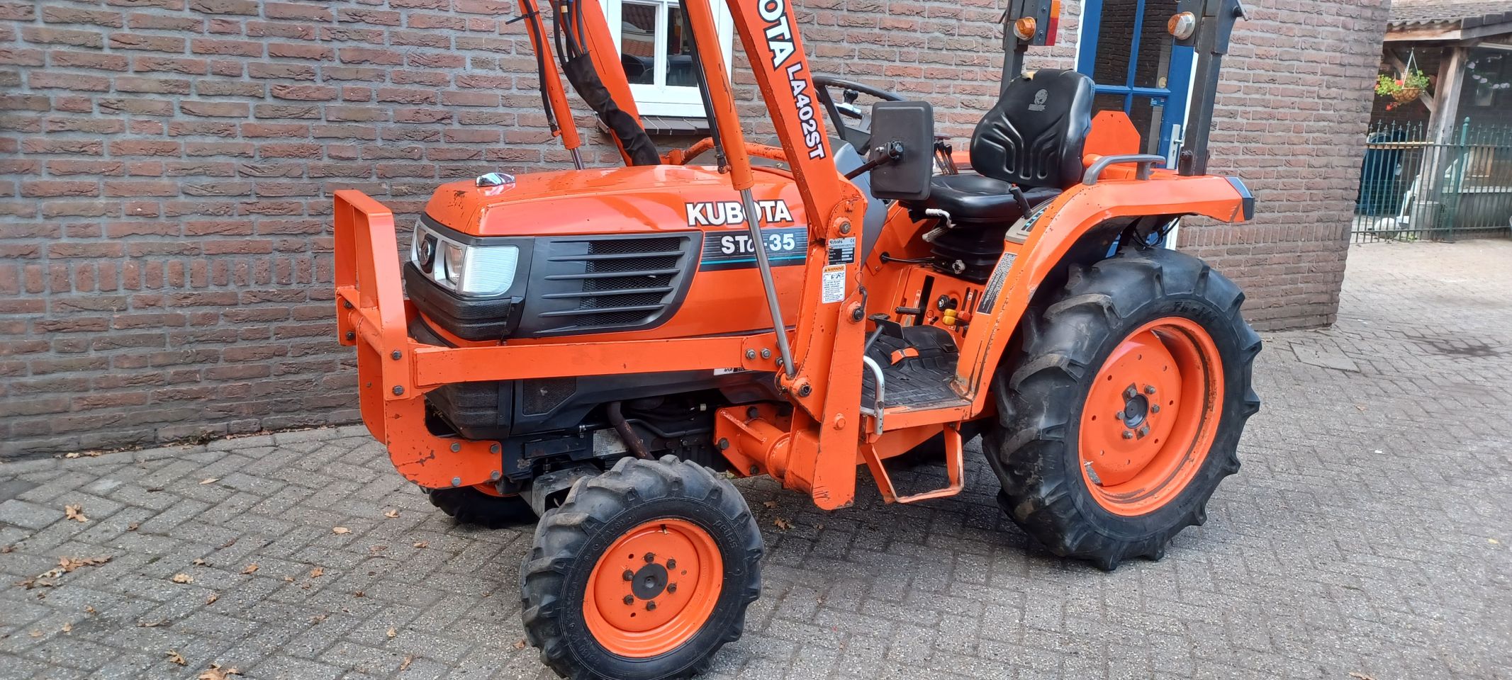 Nette kubota st35h met voorlader